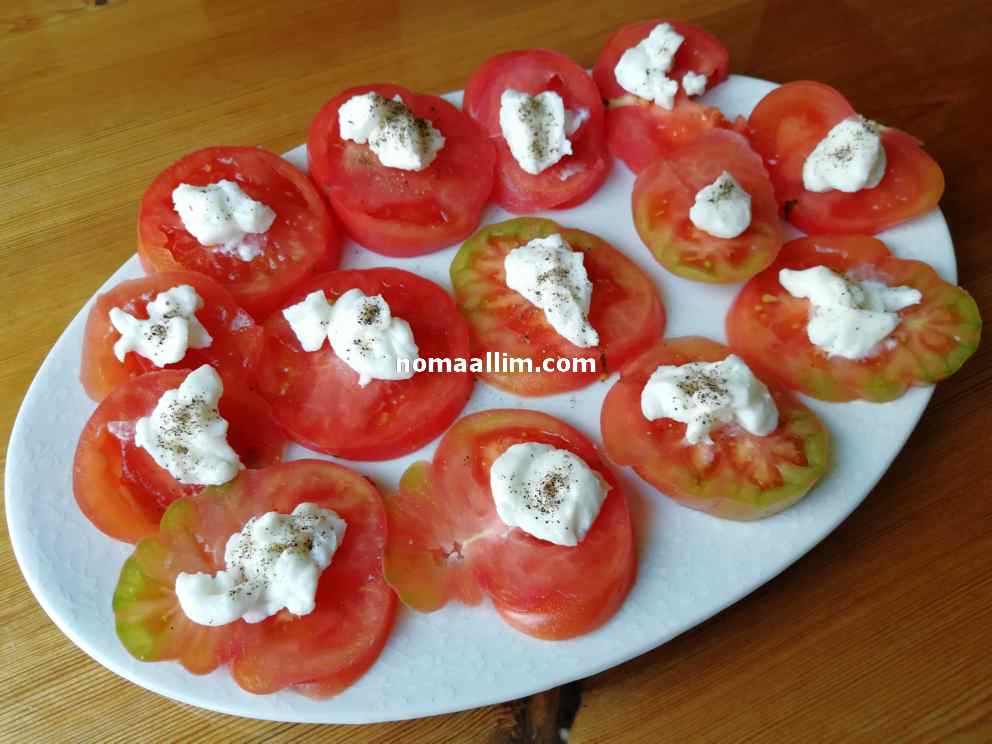 Lebanese tomatoes with garlic paste