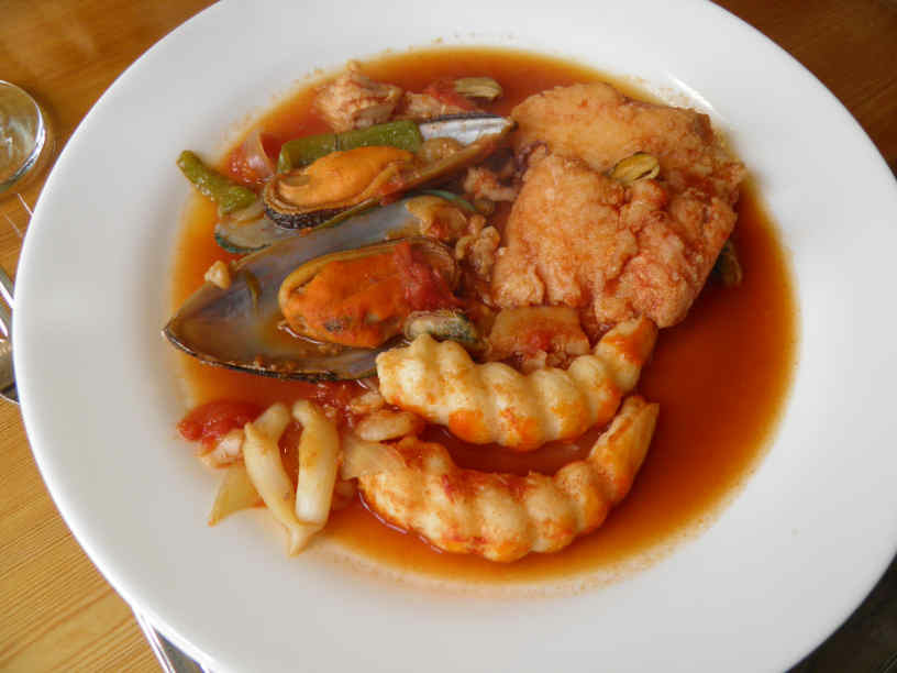 seafood cooked in wine and tomato
