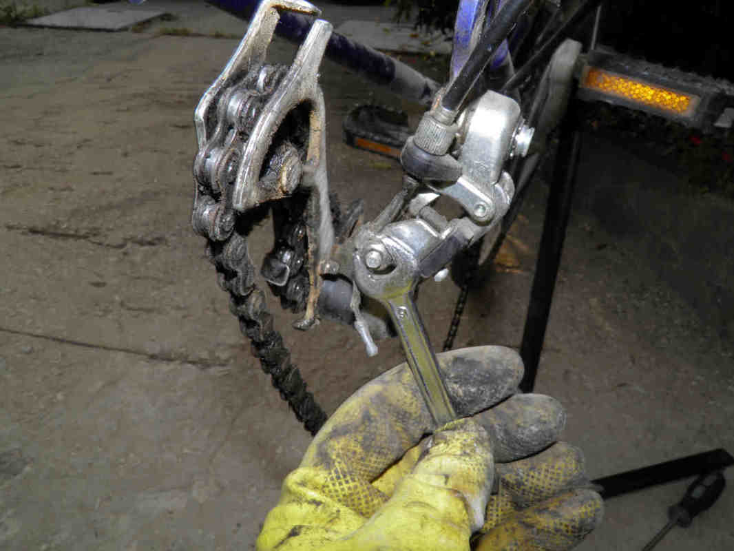 Removing And Refitting A Bicycle Derailleur | Derailleur Cleaning