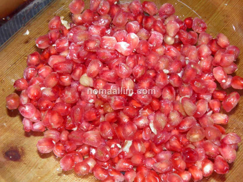 pomegranate peeling