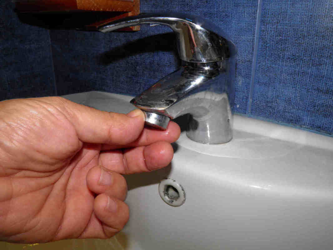 clean and adjust aerator bathroom sink cost